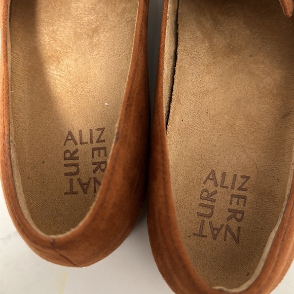 Naturalizer women’s brown suede like loafers - Picture 7 of 8